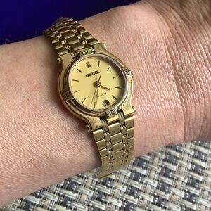 Gucci Ladies Gold Tone Bracelet Watch 💛💛